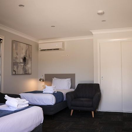 Eastend Studio Apartments Дабо Екстериор снимка