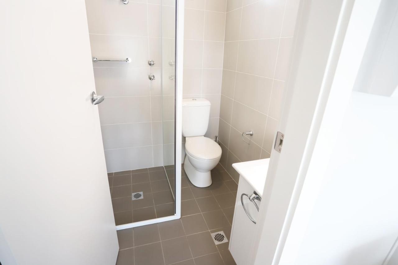 Eastend Studio Apartments Дабо Екстериор снимка